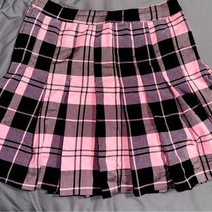 Y2K pink plaid skirt